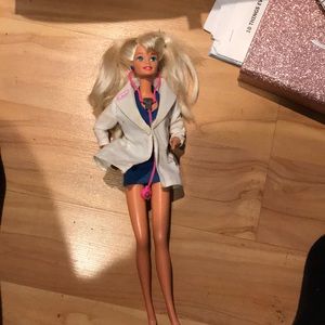 Doctor Barbie doll 1993